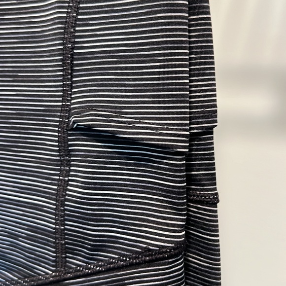 Black Leggins With Pockets - Picture 6 of 9